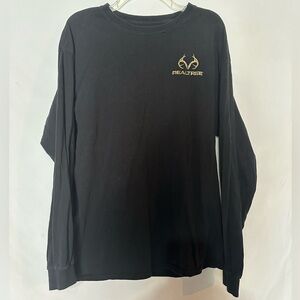 Realtree long sleeve graphic shirt